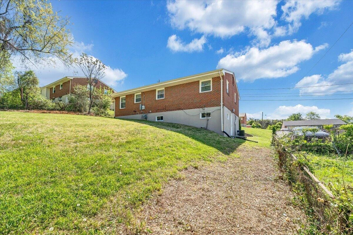3767 Norway AVE NW - Photo 41