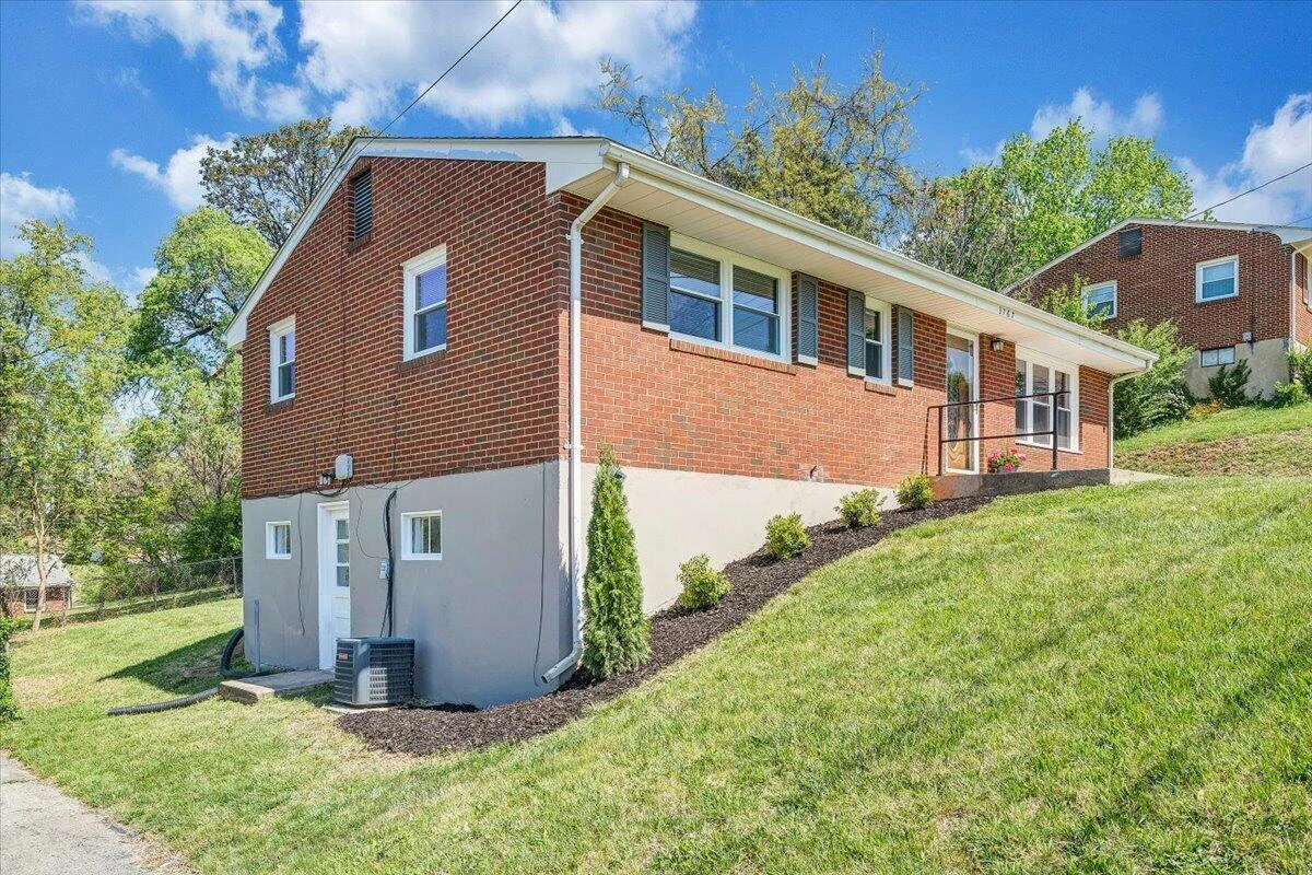 3767 Norway AVE NW - Photo 42