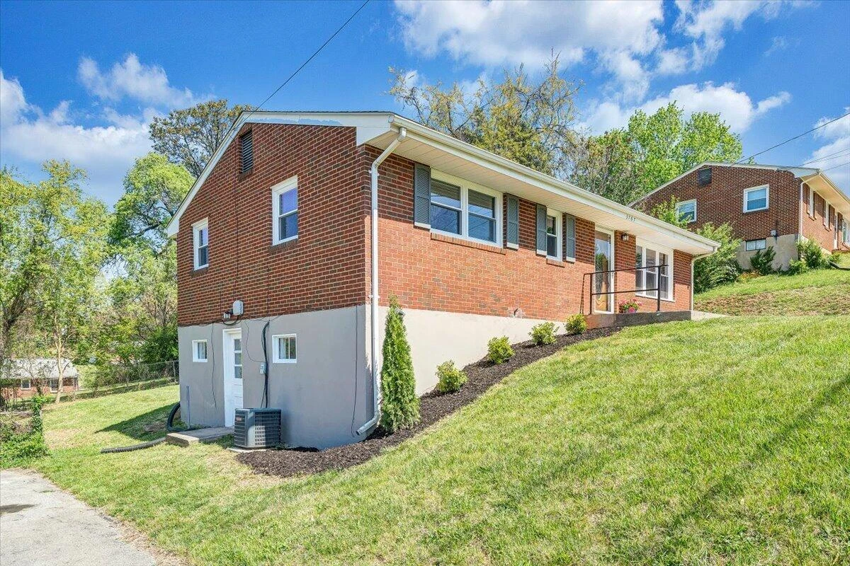 3767 Norway AVE NW - Photo 43