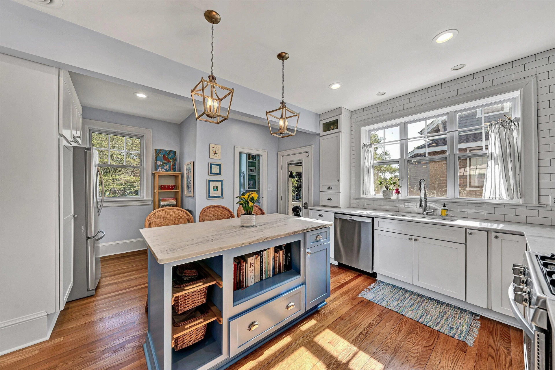 1819 Windsor AVE SW - Photo 18