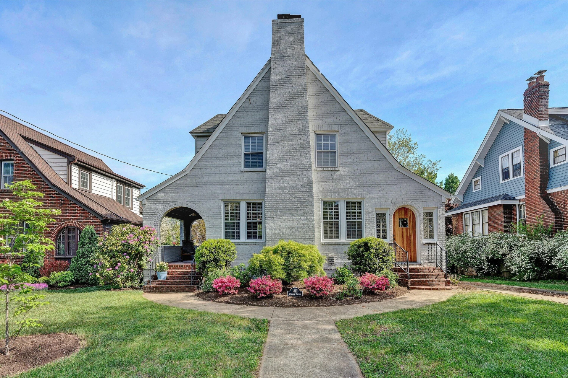 1819 Windsor AVE SW - Photo 2