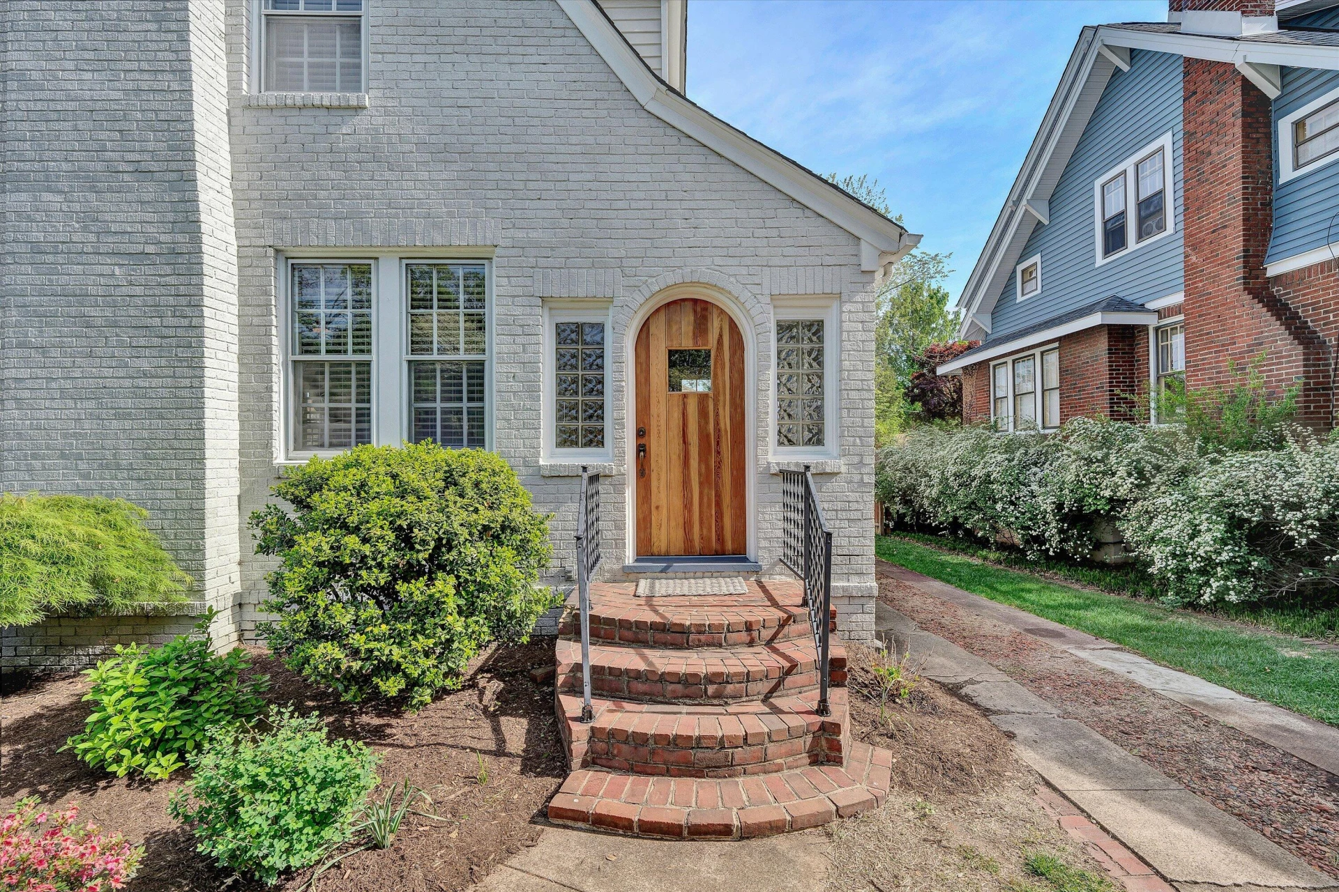 1819 Windsor AVE SW - Photo 6