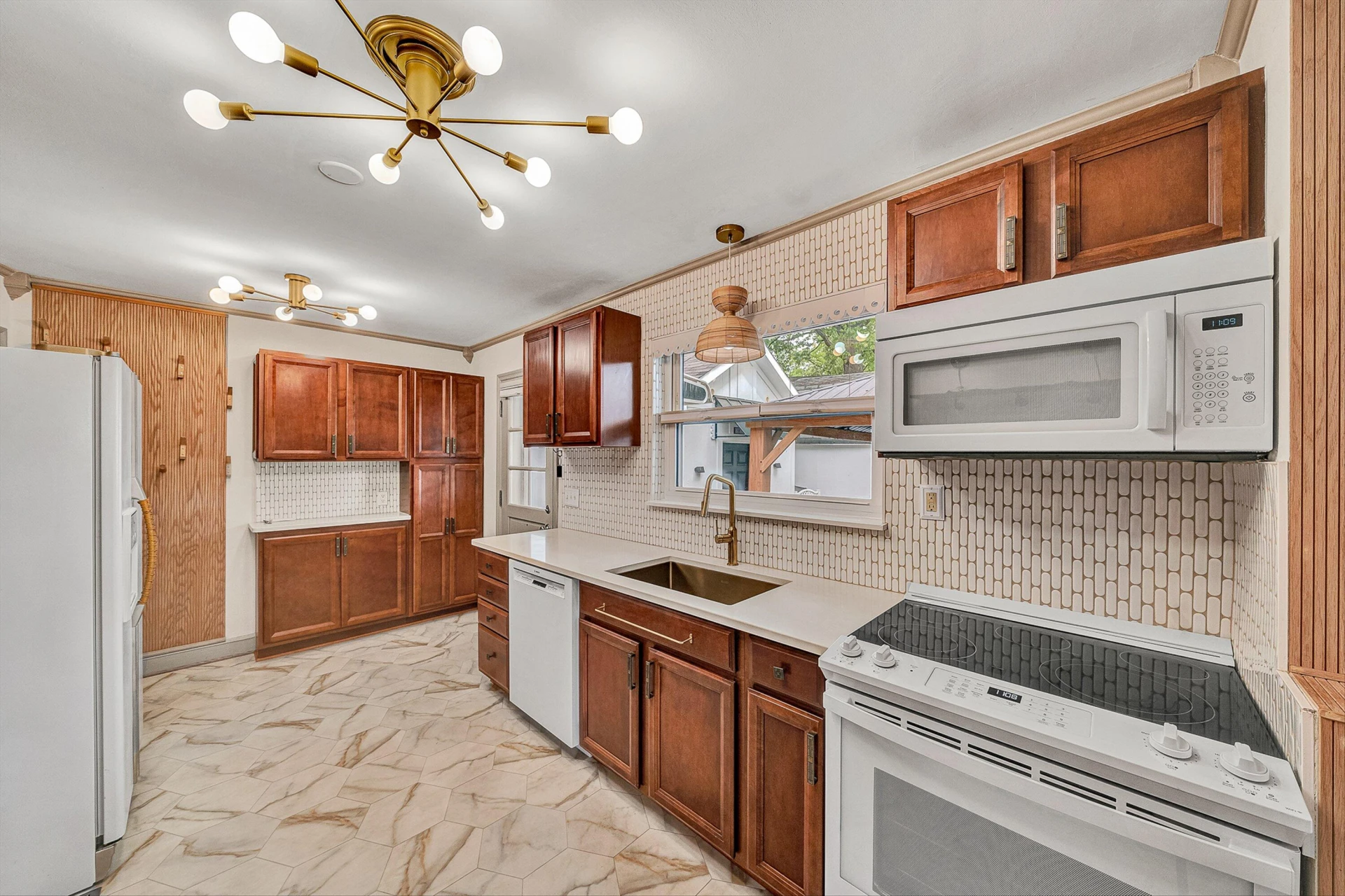3337 Woodland DR SW - Photo 12