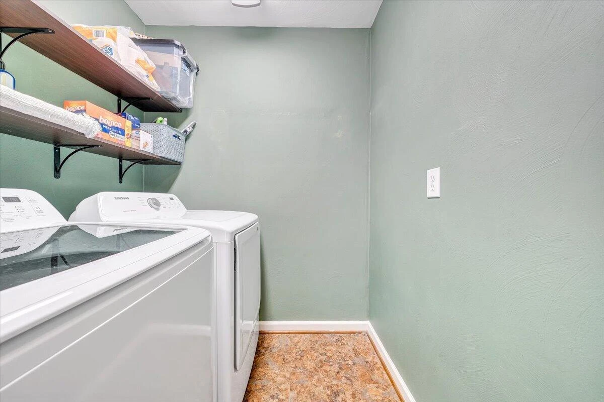 4626 Nevis DR - Photo 32