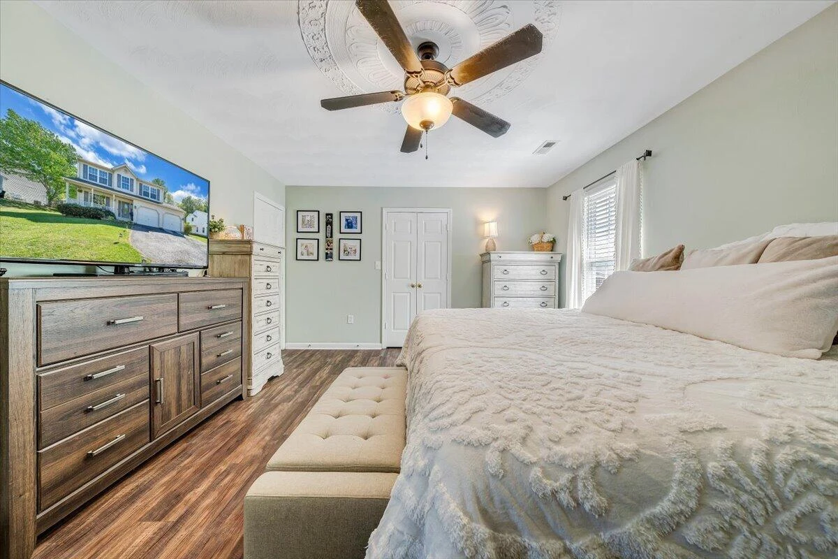 4626 Nevis DR - Photo 38