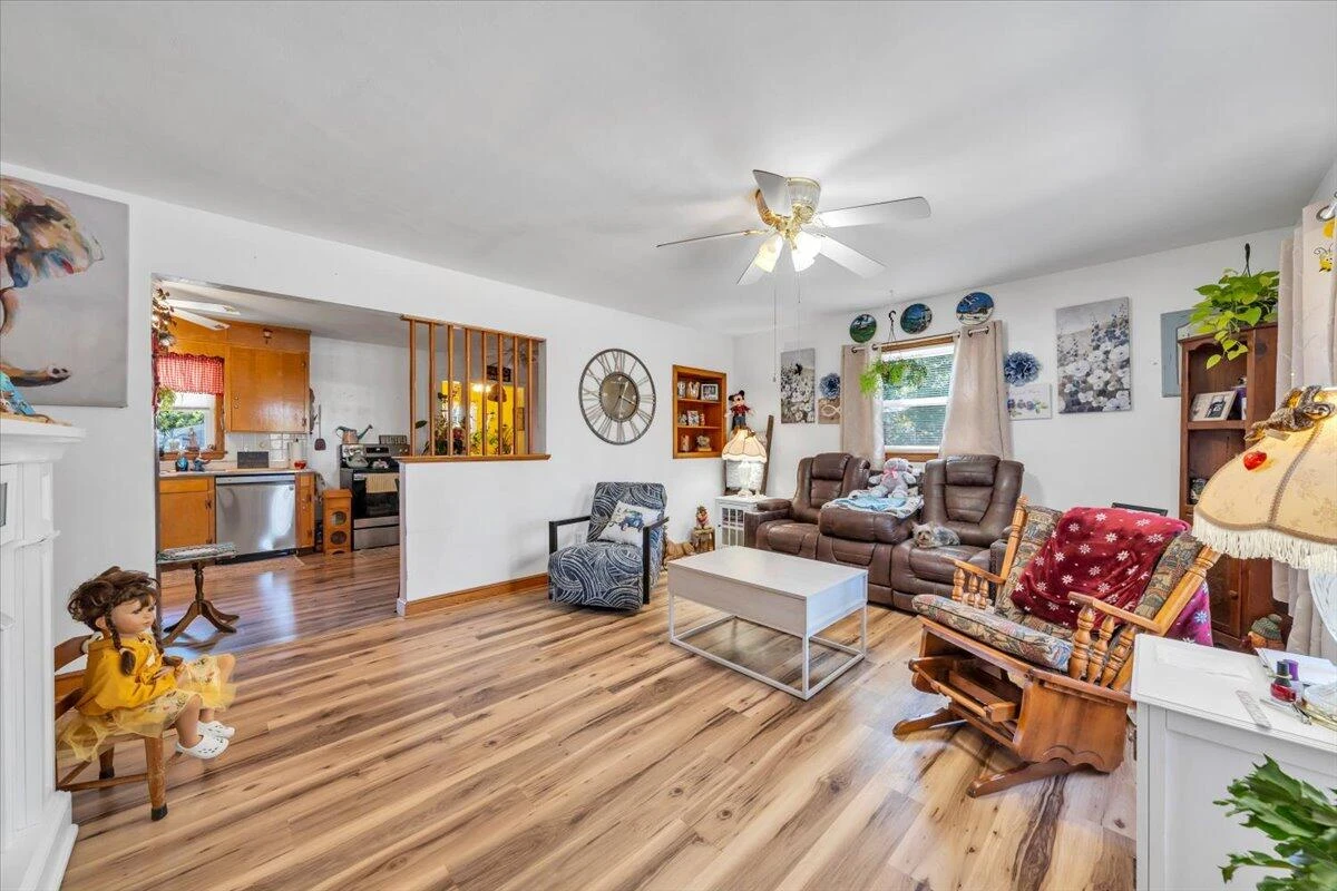 4760 PEACH TREE DR NW - Photo 3