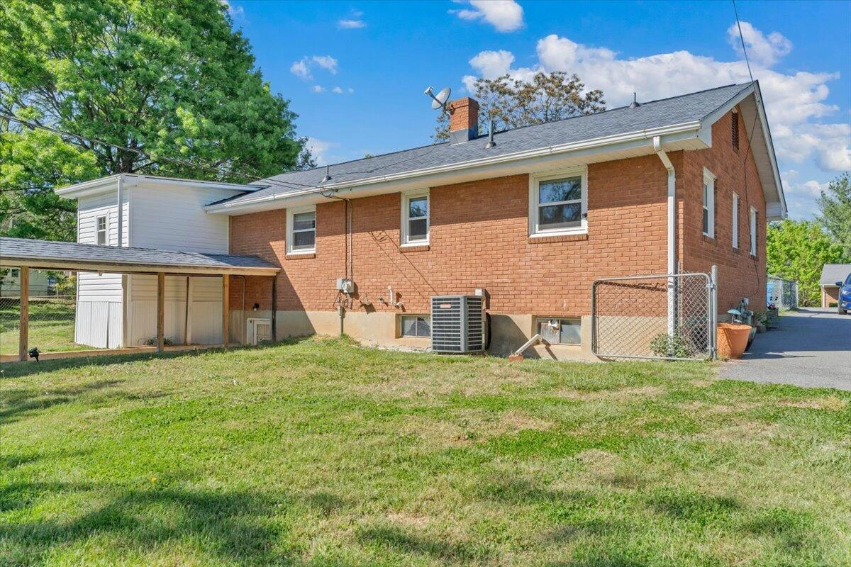4760 PEACH TREE DR NW - Photo 31