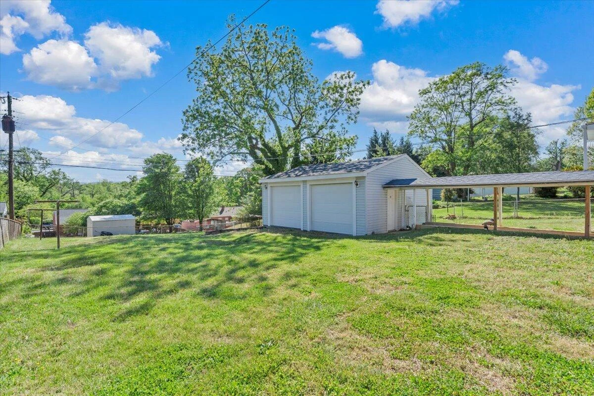4760 PEACH TREE DR NW - Photo 37