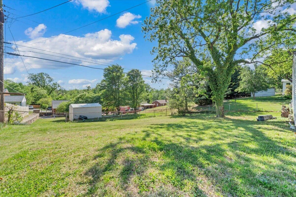 4760 PEACH TREE DR NW - Photo 38