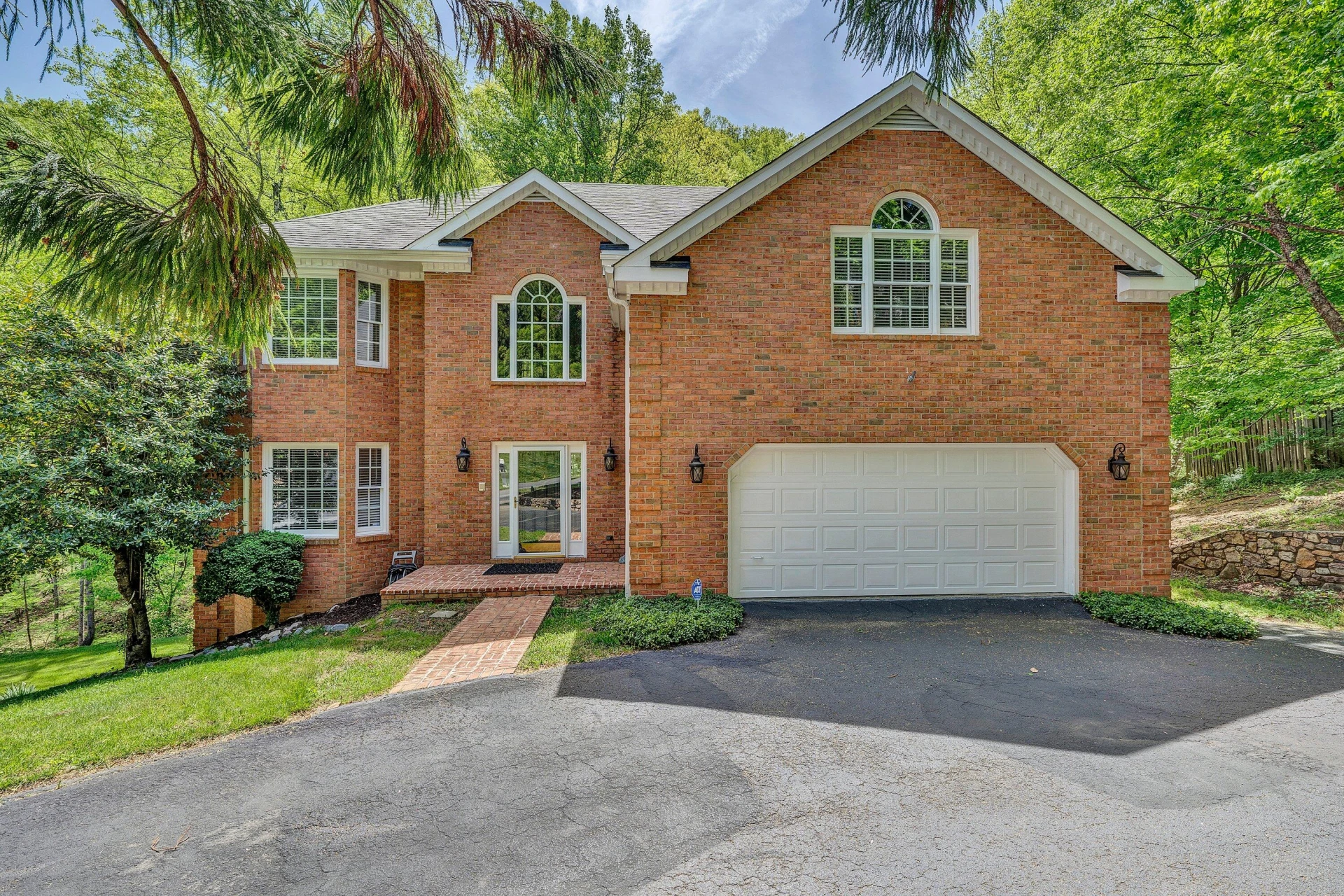 6516 Hidden Woods DR