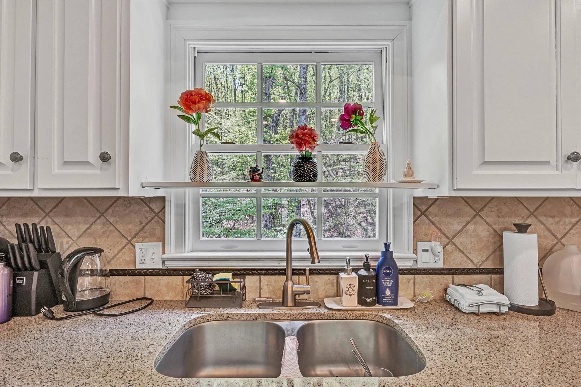 6516 Hidden Woods DR - Photo 11