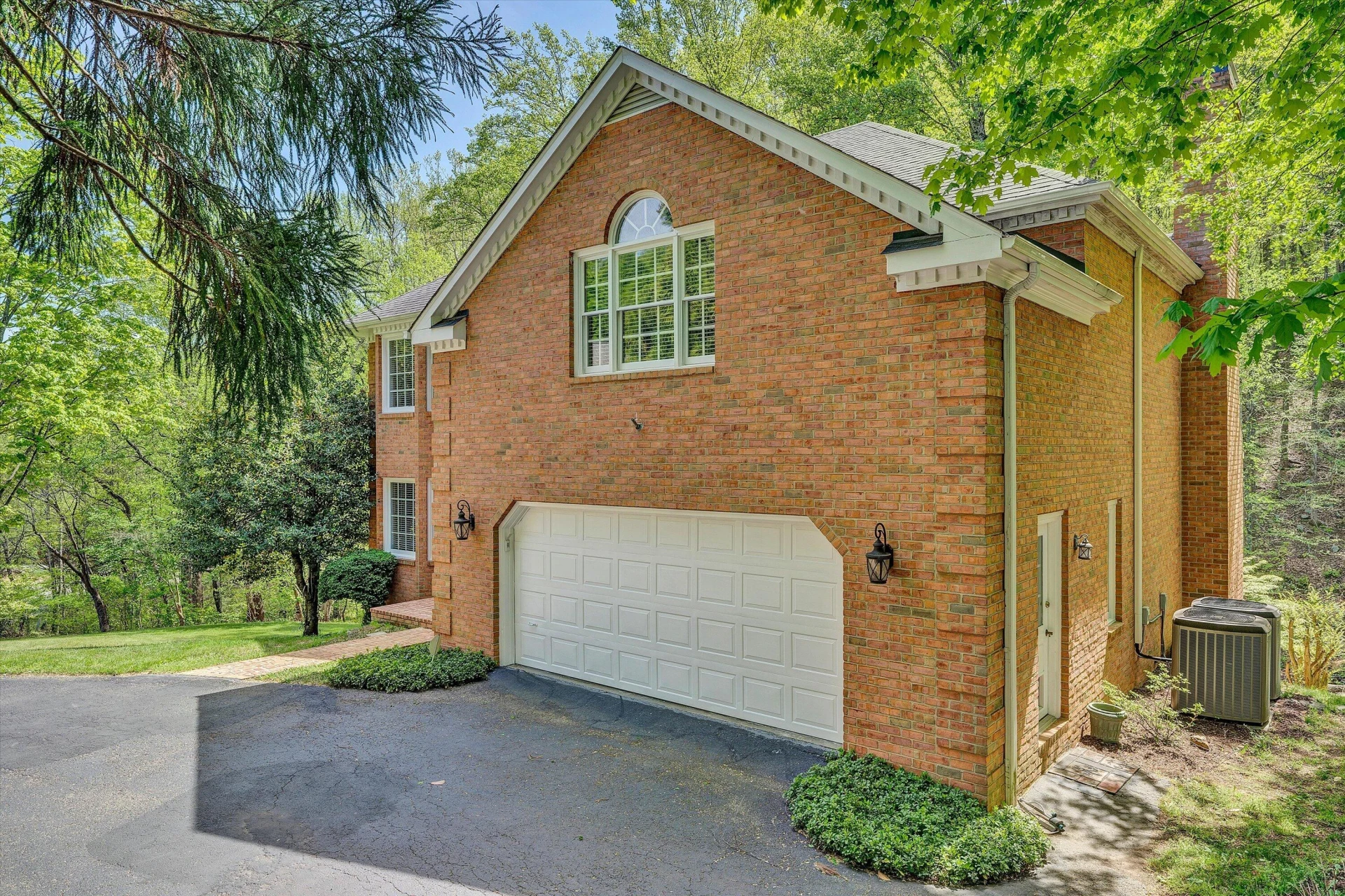 6516 Hidden Woods DR - Photo 3