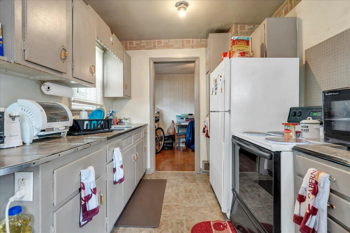 2426 Durham ST NW - Photo 20