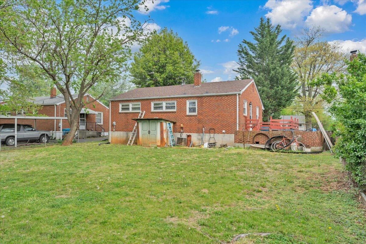 2426 Durham ST NW - Photo 21