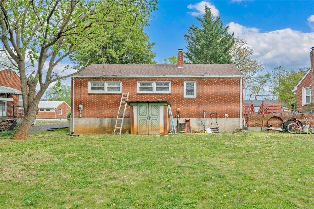 2426 Durham ST NW - Photo 22
