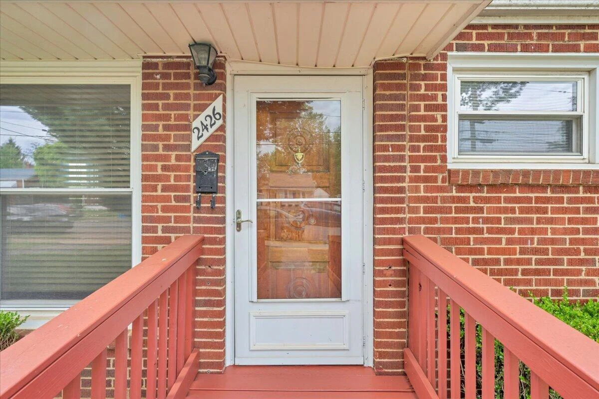 2426 Durham ST NW - Photo 3