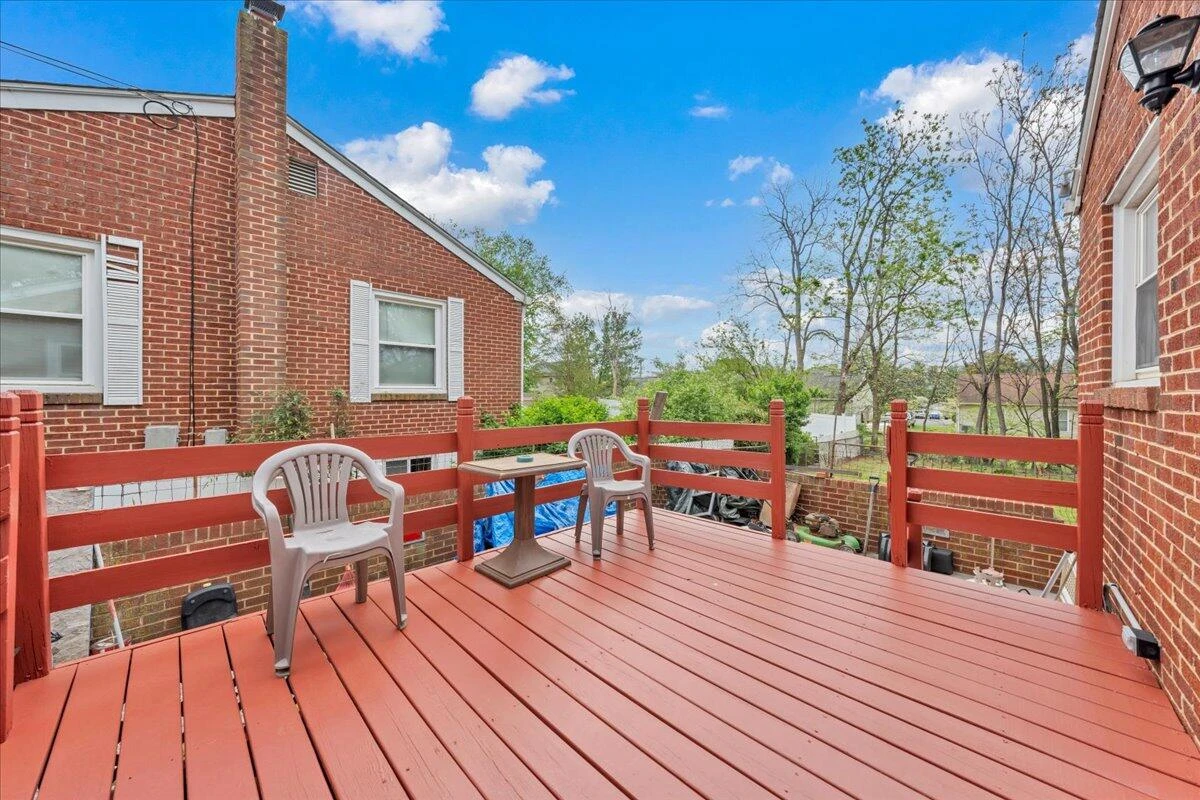 2426 Durham ST NW - Photo 5