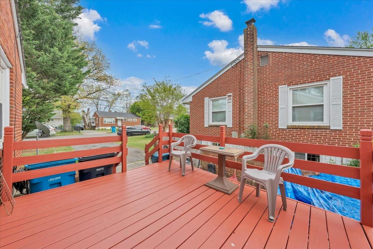 2426 Durham ST NW - Photo 6