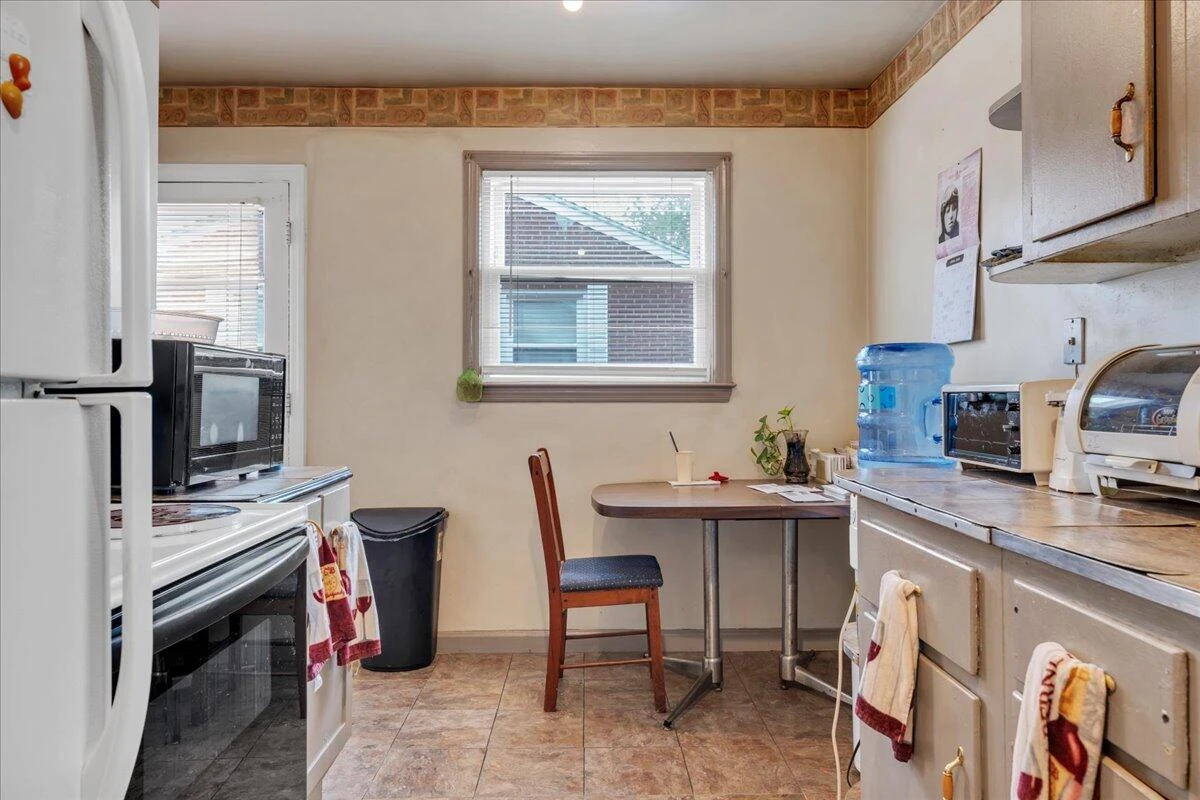 2426 Durham ST NW - Photo 8