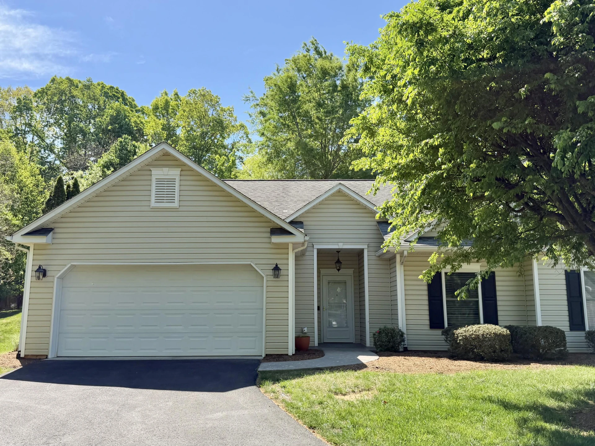 76 Fairway Oaks DR