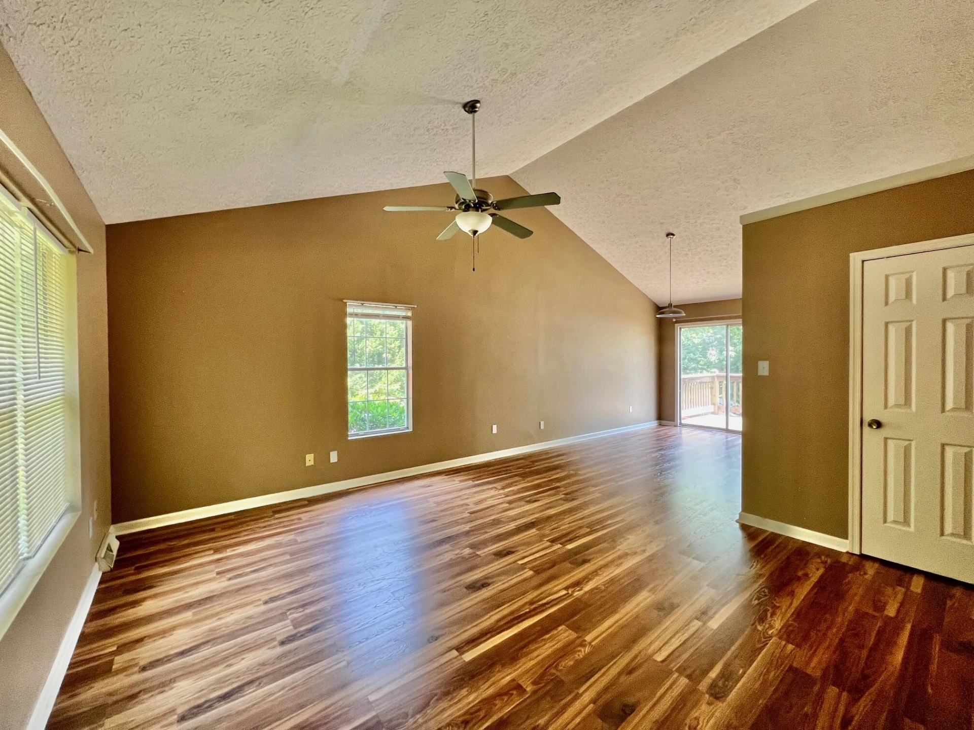 718 Baltimore AVE #A&B - Photo 7