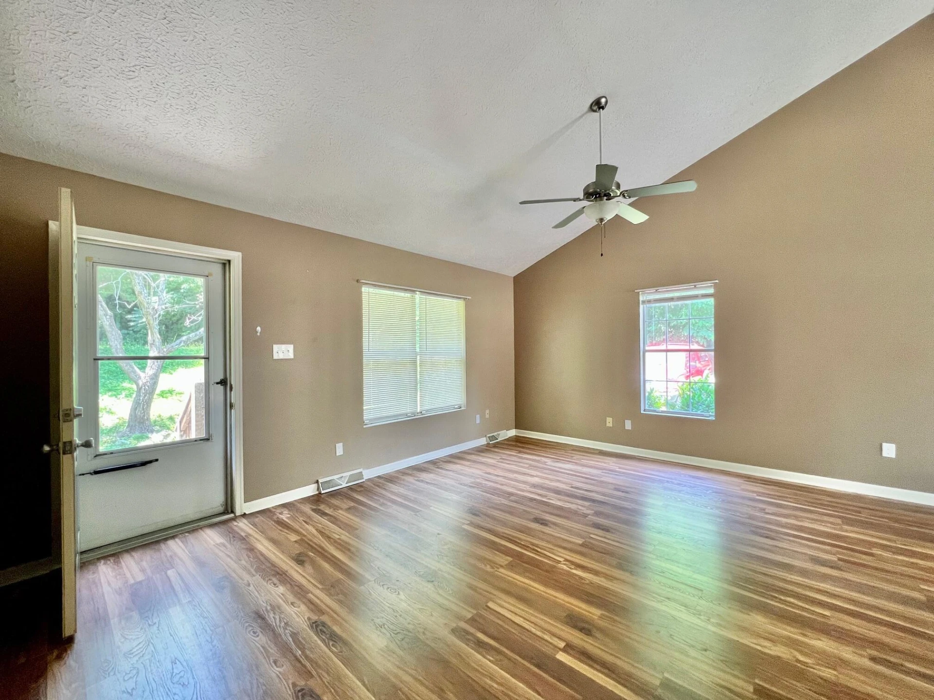 718 Baltimore AVE #A&B - Photo 9
