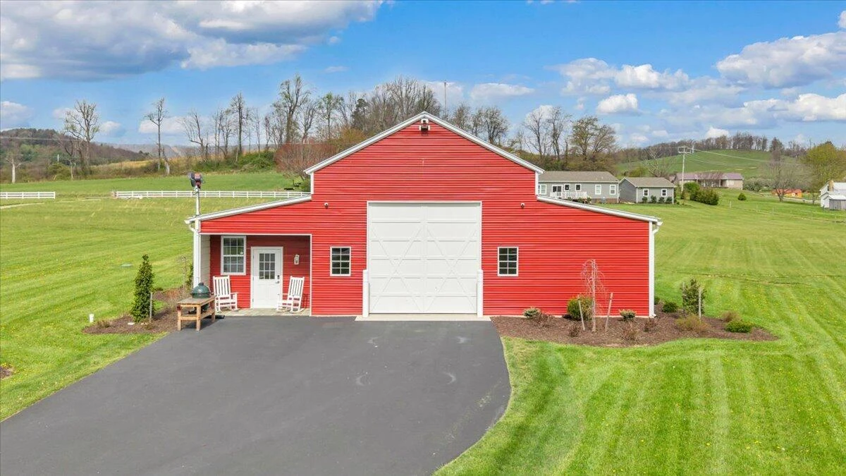 9651 Bent Mountain RD - Photo 3