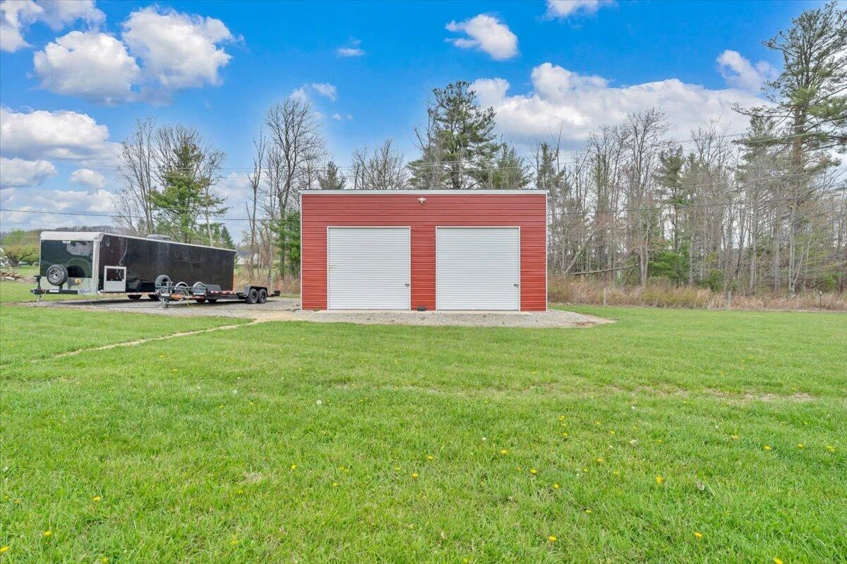 9651 Bent Mountain RD - Photo 37