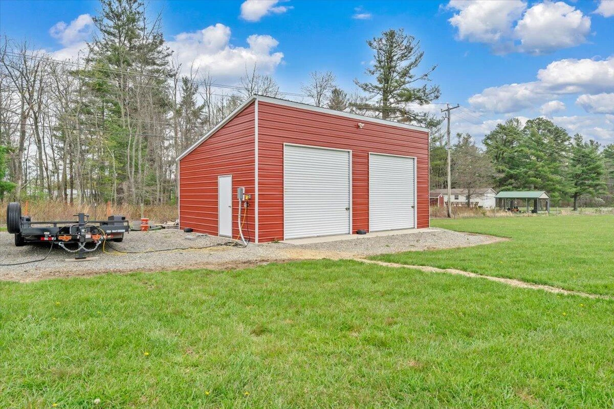 9651 Bent Mountain RD - Photo 38