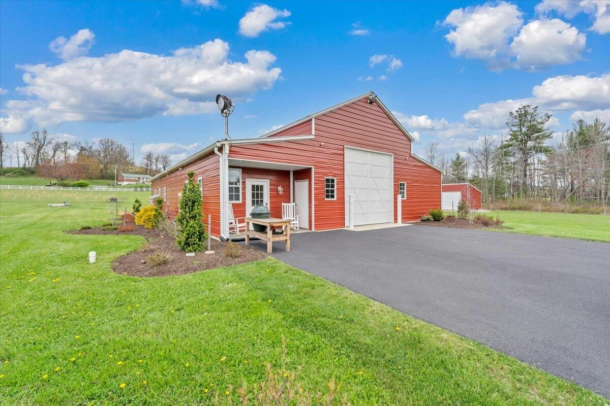 9651 Bent Mountain RD - Photo 41