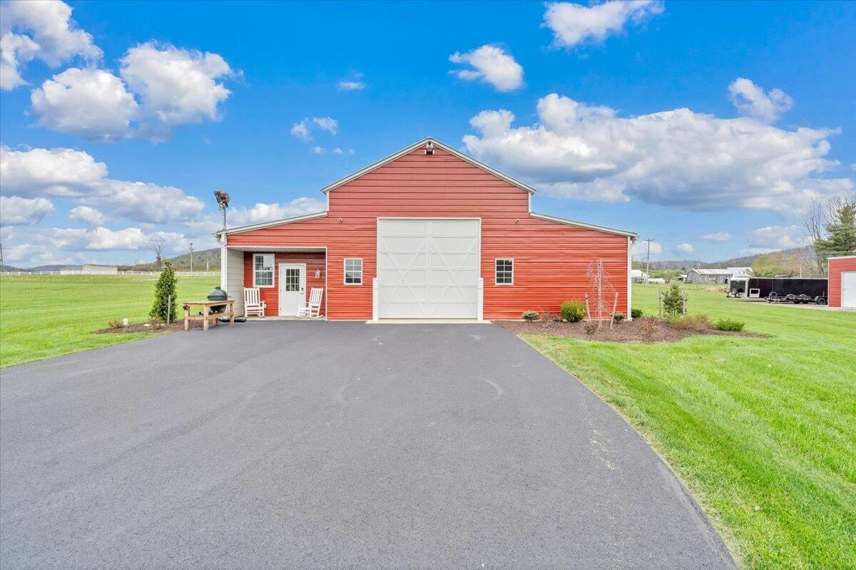 9651 Bent Mountain RD - Photo 44