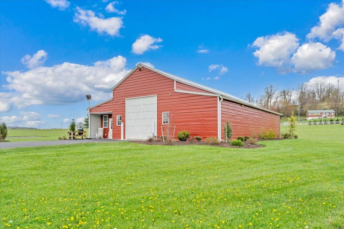 9651 Bent Mountain RD - Photo 45