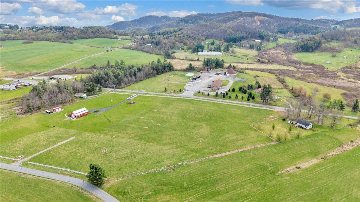 9651 Bent Mountain RD - Photo 52
