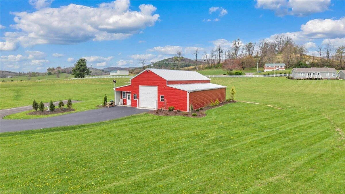 9651 Bent Mountain RD - Photo 63