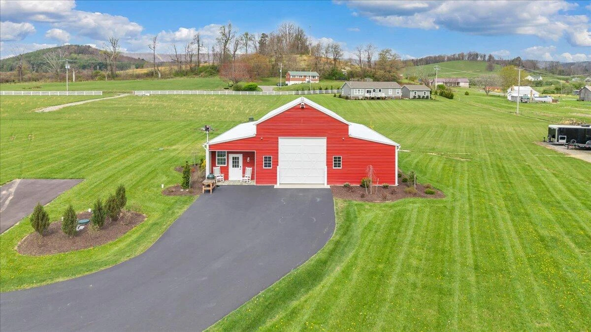 9651 Bent Mountain RD - Photo 65