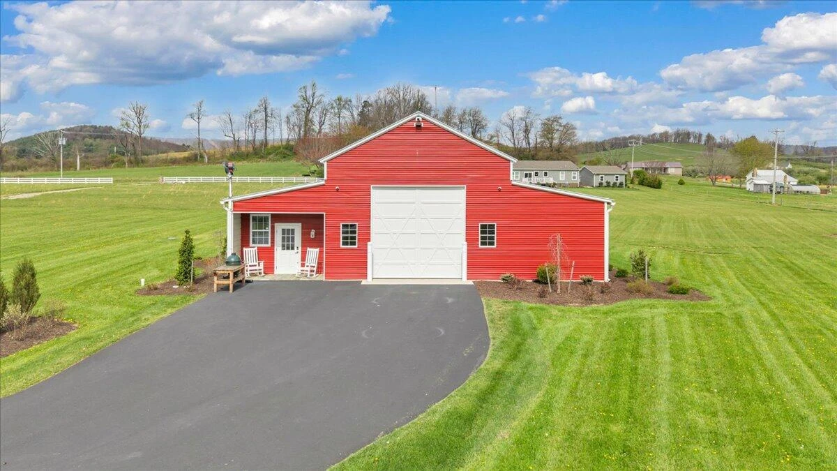 9651 Bent Mountain RD - Photo 66