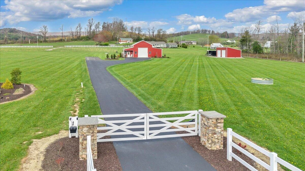 9651 Bent Mountain RD - Photo 67