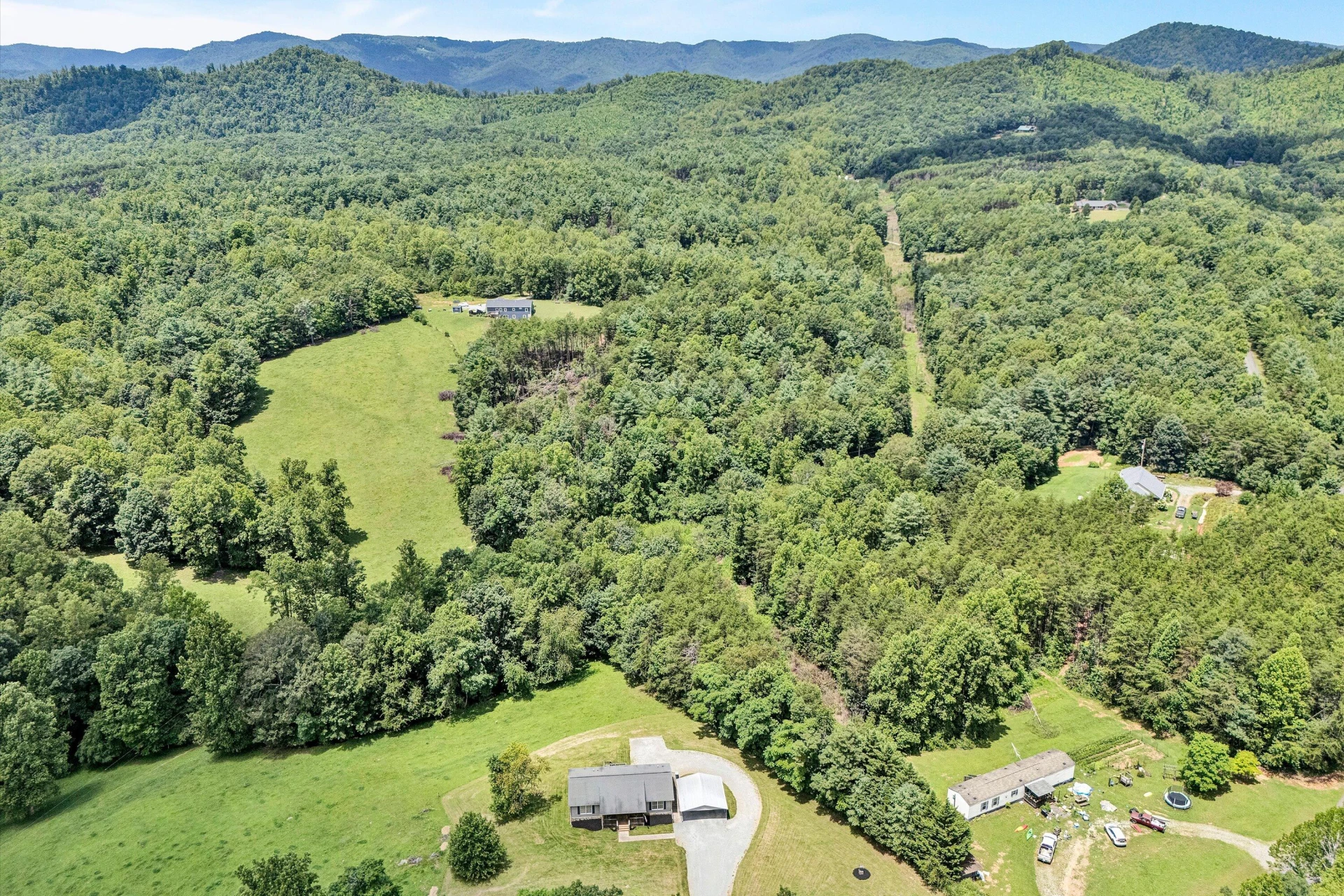 455 TWIN CREEKS DR - Photo 2