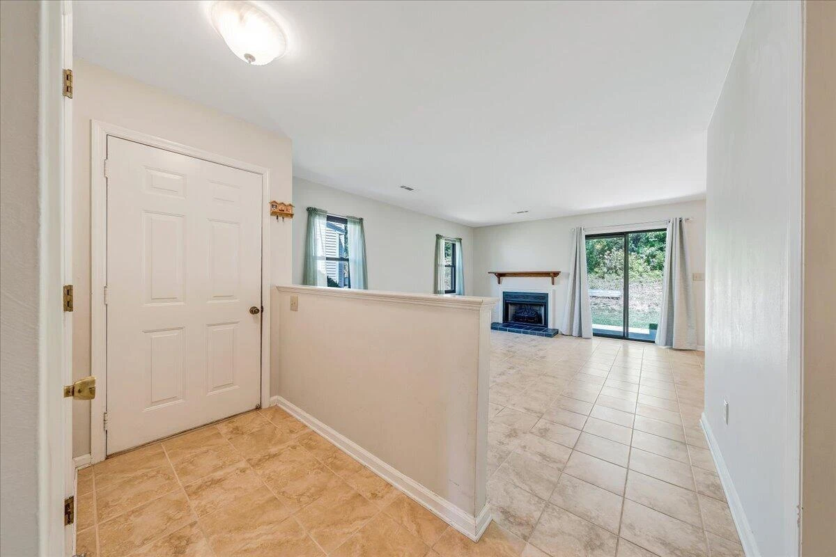 7206 Red Cedar CIR - Photo 4