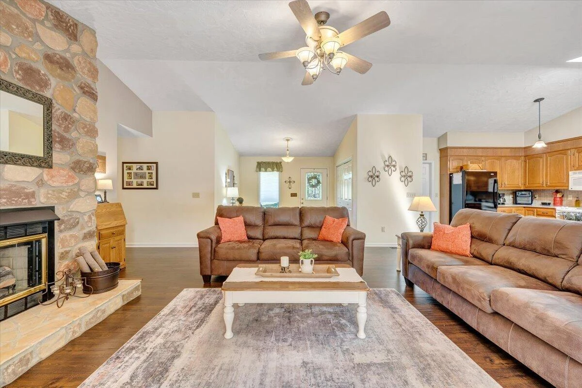 106 Knoll CT - Photo 10