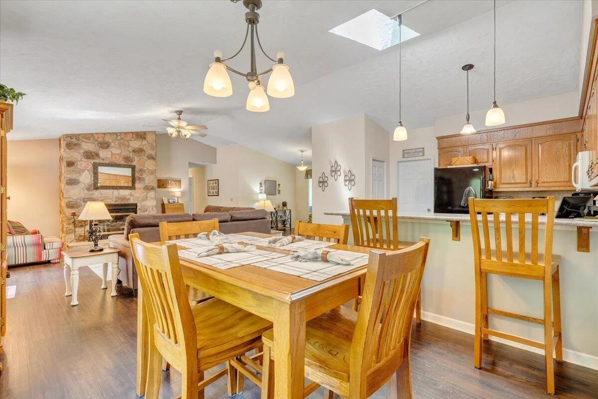 106 Knoll CT - Photo 14