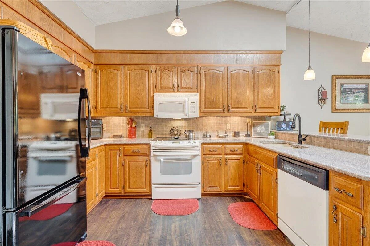 106 Knoll CT - Photo 17