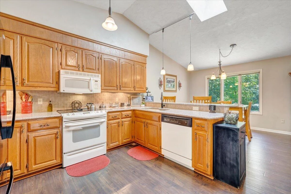 106 Knoll CT - Photo 18