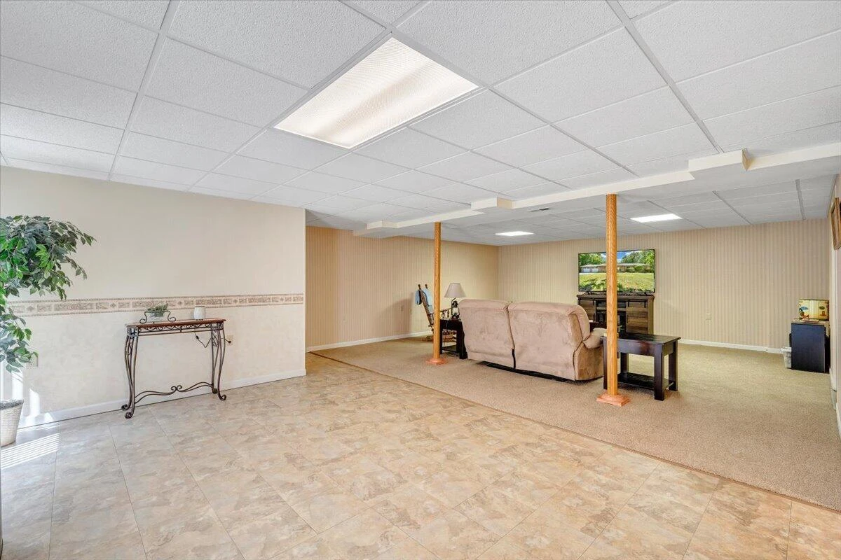 106 Knoll CT - Photo 35