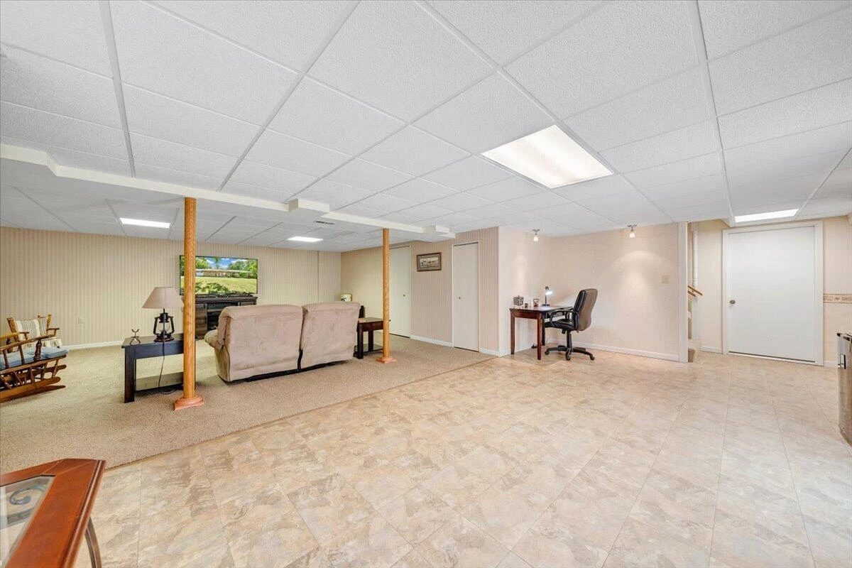 106 Knoll CT - Photo 36