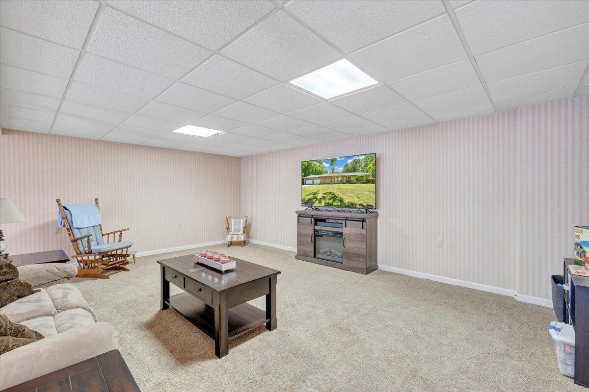 106 Knoll CT - Photo 37