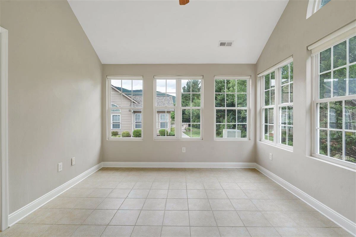 5650 Orchard Villas CIR - Photo 12