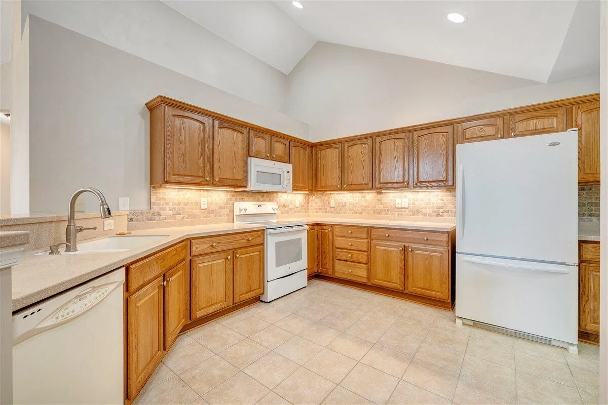 5650 Orchard Villas CIR - Photo 19