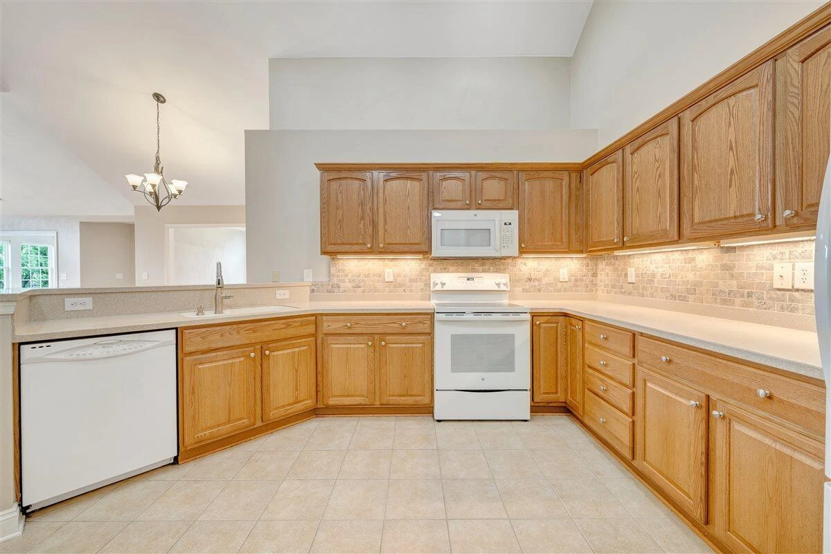 5650 Orchard Villas CIR - Photo 20