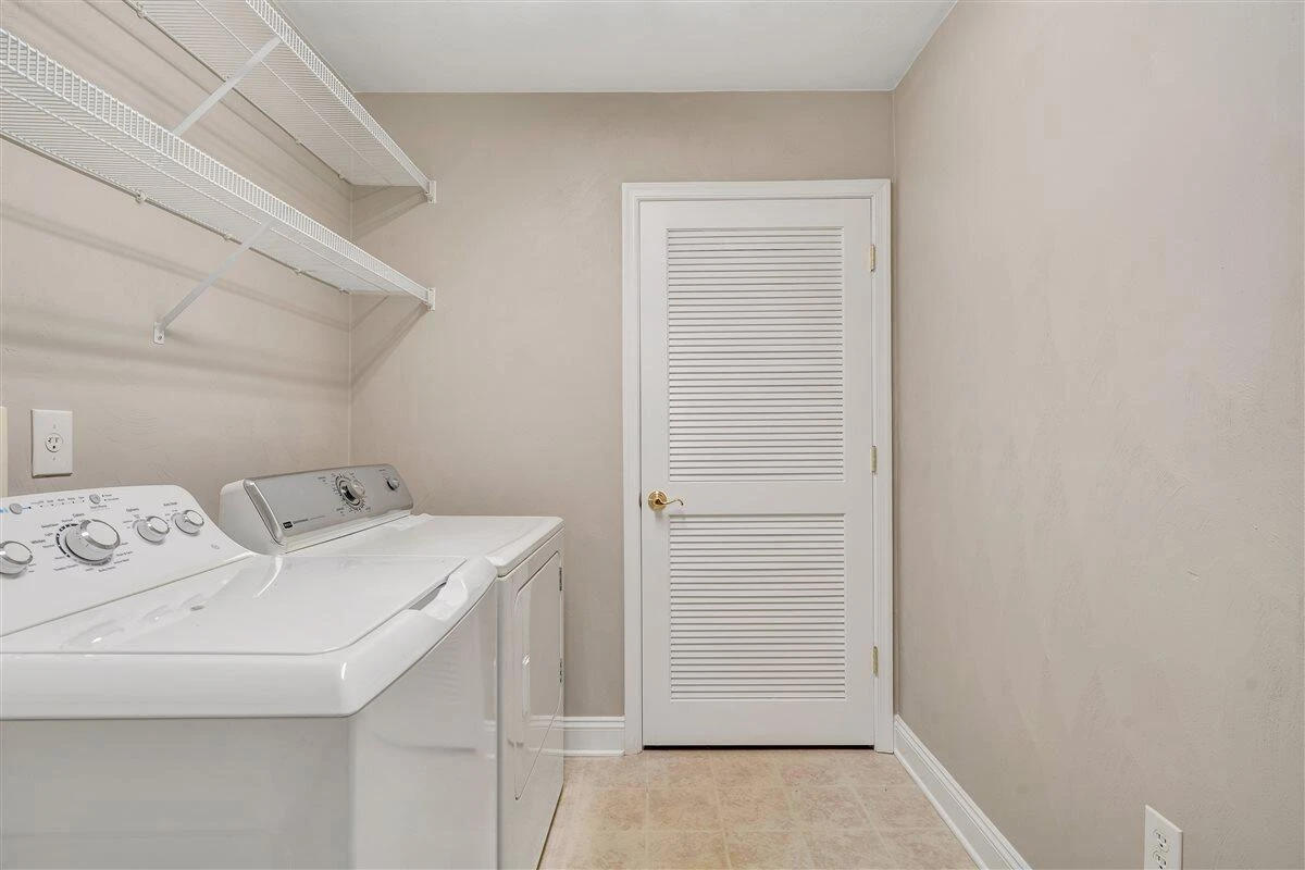 5650 Orchard Villas CIR - Photo 25